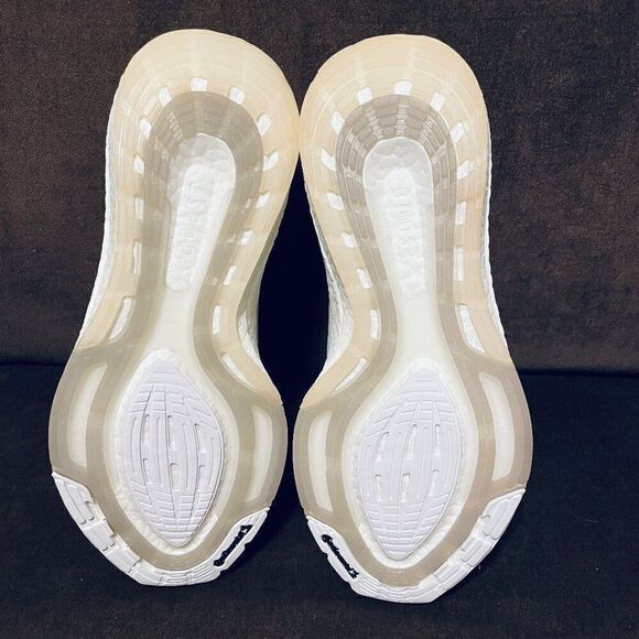Adidas Ultraboost 22 Women's Running Training Triple White FY0403 10 US - Picture 13 of 16